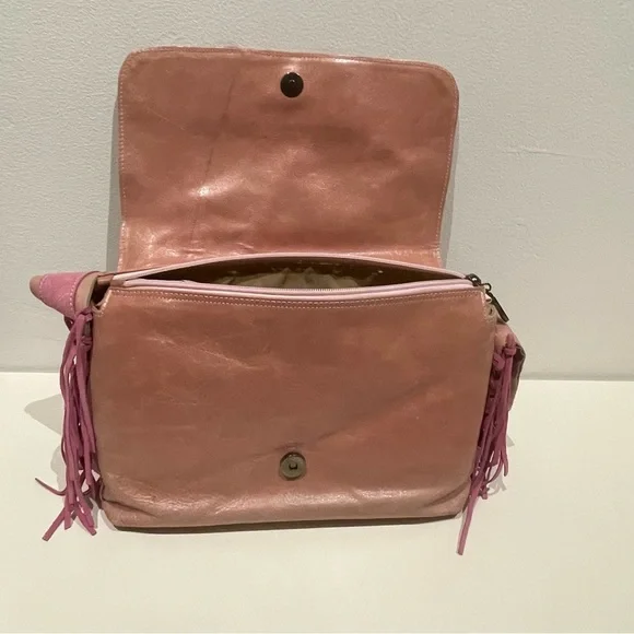 Bella Donna Italian crafted leather handbag with fringe. In Barbie pink. - Picture 8 of 12